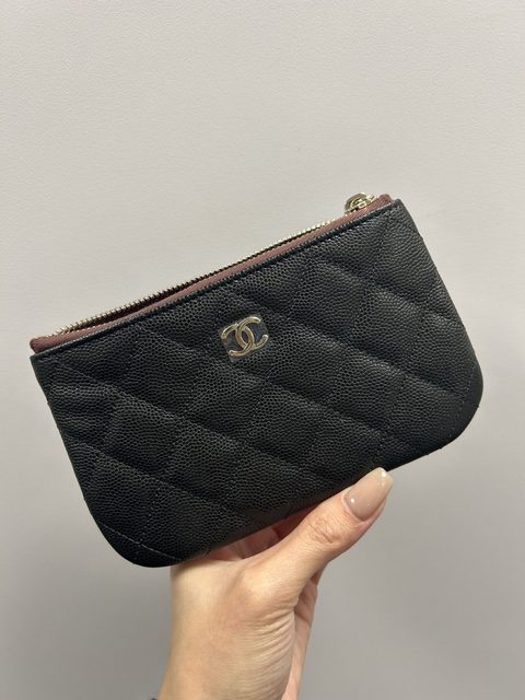 Chanel 黑金一字零錢袋，全新全配，現貨在台